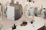 Master en suite bathroom